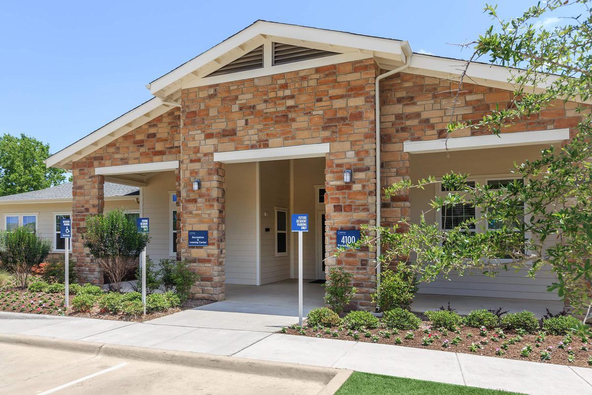 Parkdale Villas - Photo 4 of 50