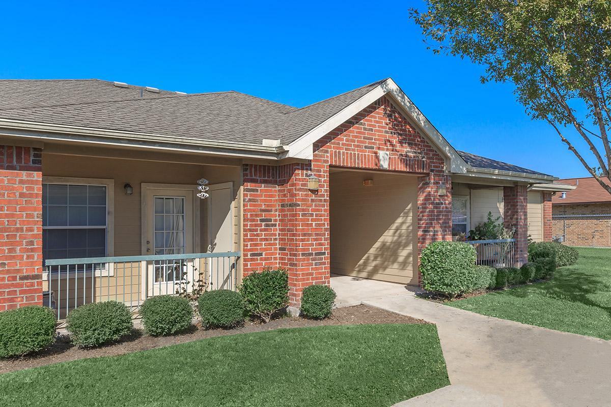 Thomas Ninke Senior Village - Photo 3 of 14