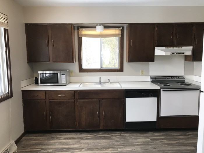 11224 Roxbury Dr - Photo 3 of 11