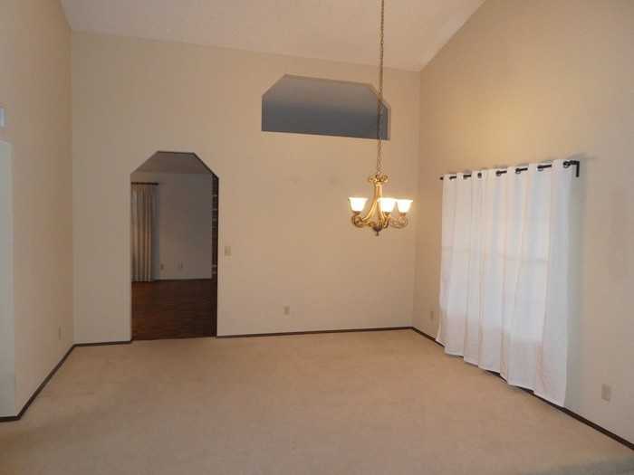 3839 E Cherokee St - Photo 3 of 24