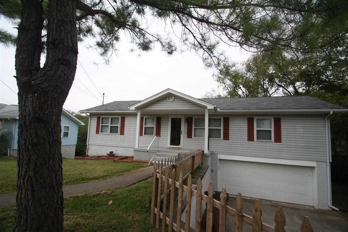 2837 Airwood Dr - Photo 2 of 20