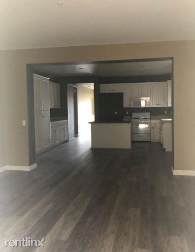 South Woods Villas - Photo 3 of 12