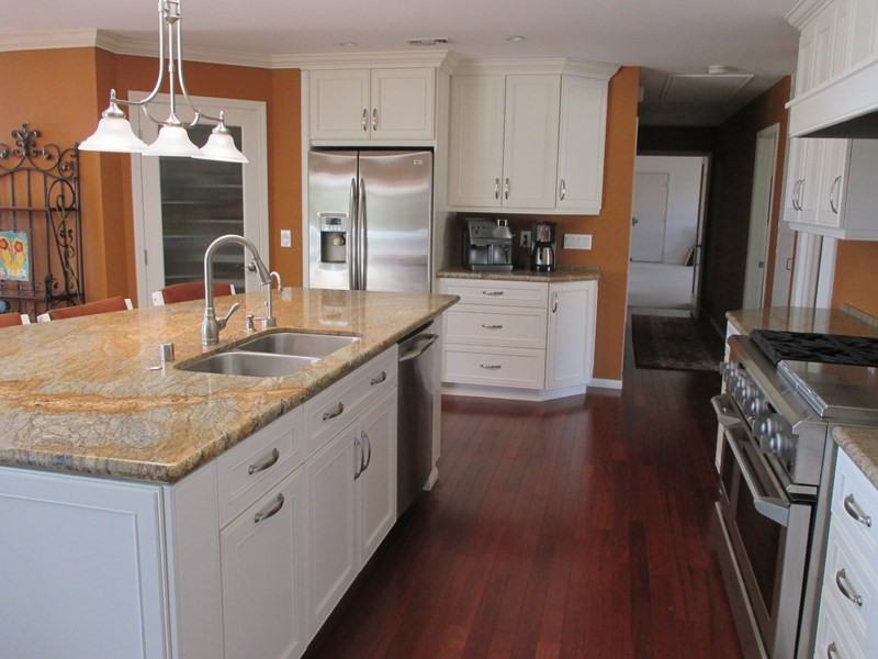 1135 Orangewood Dr - Photo 3 of 16