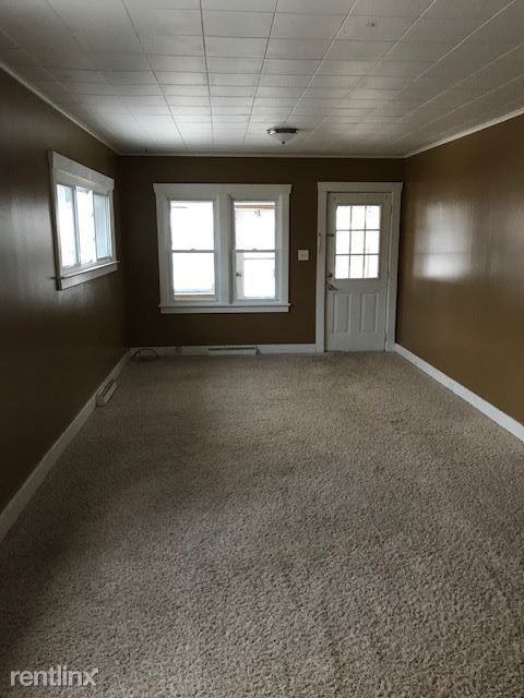1071 Kampenga Ave - Photo 2 of 11