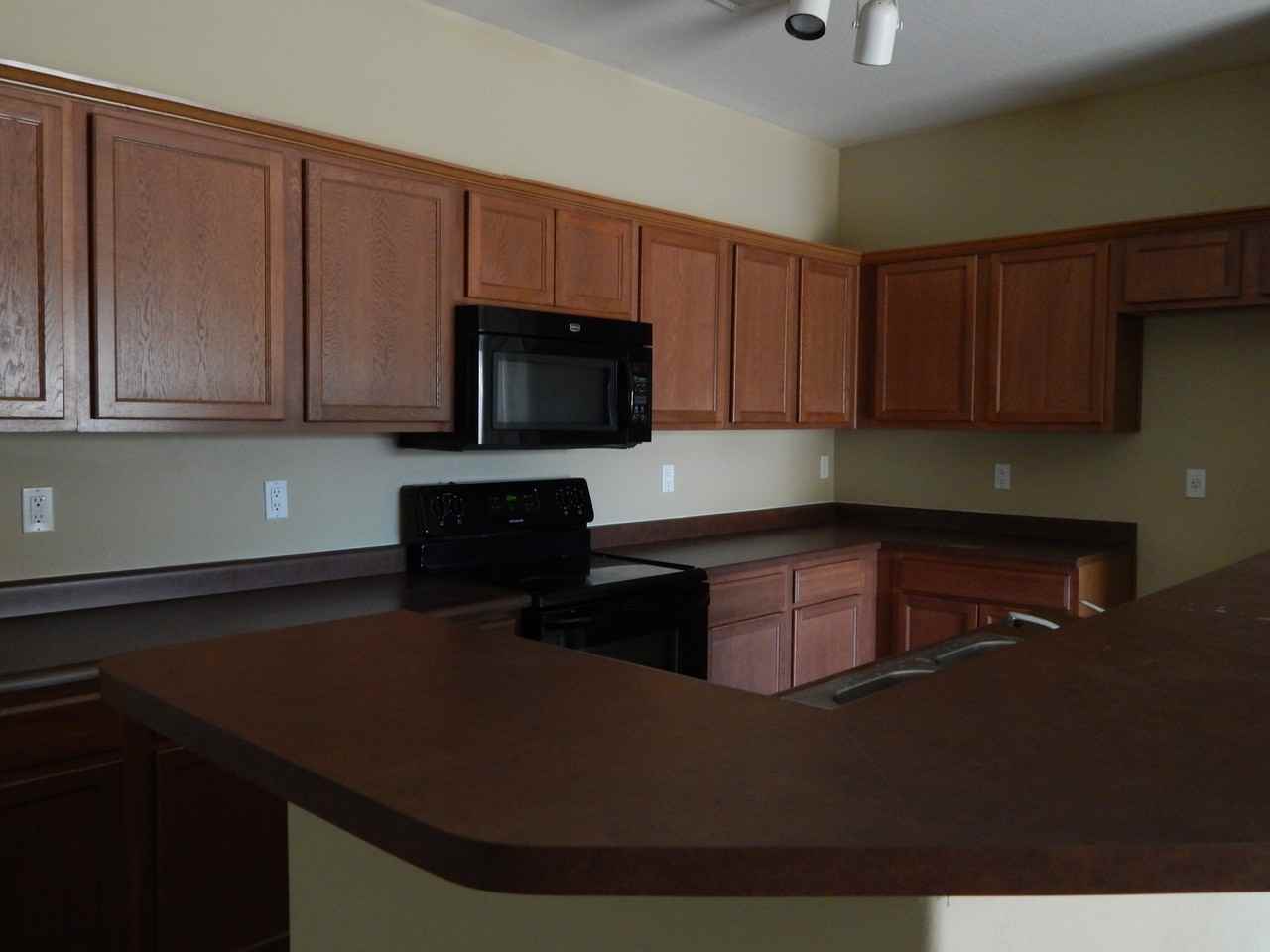 11602 W Rio Vista Ln - Photo 3 of 16