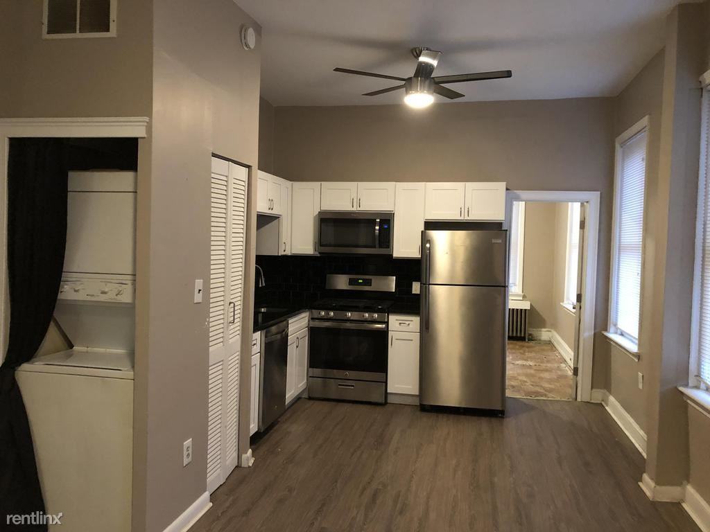 1627 Wolf St #B - Photo 2 of 9