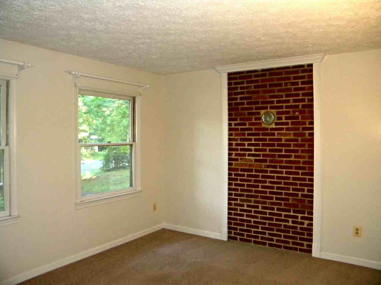 102 Flagstone Ct - Photo 2 of 12