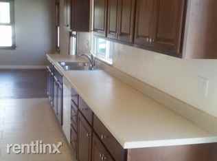 116 S G St - Photo 3 of 8