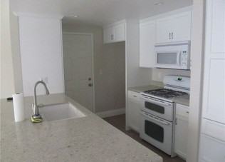 244 S Golden Ave - Photo 3 of 6