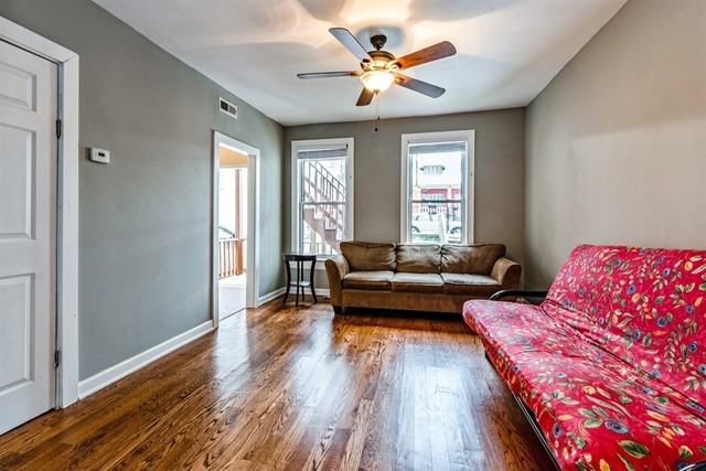 1114 W Cullerton St #1 - Photo 3 of 10