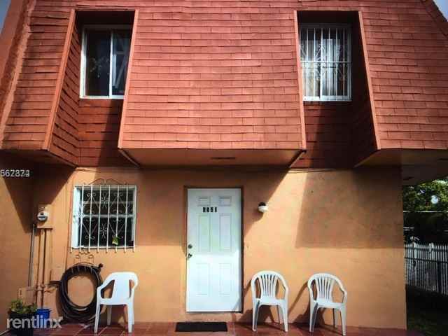 4541 NW 190th St - Photo 2 of 4