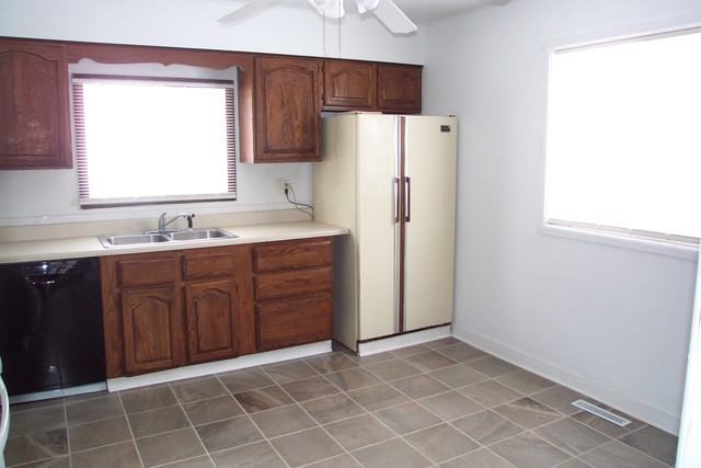 17780 W Winnebago Dr - Photo 3 of 10