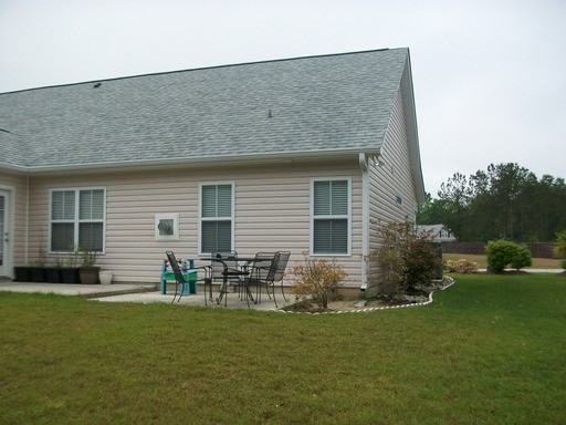 221 Bimini Dr - Photo 3 of 25