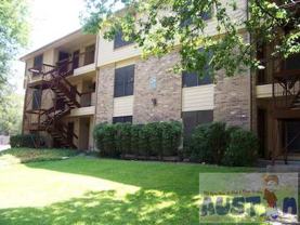 Plaza Dr & N Interstate 35 Frontage Rd - Photo 1 of 1