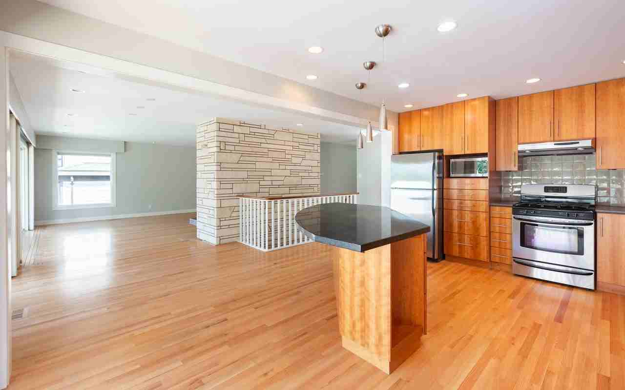 6233 Buckingham Drive Burnaby Bc V5e 2a5 5 Bedroom Apartment For Rent For 3 750 Month Zumper