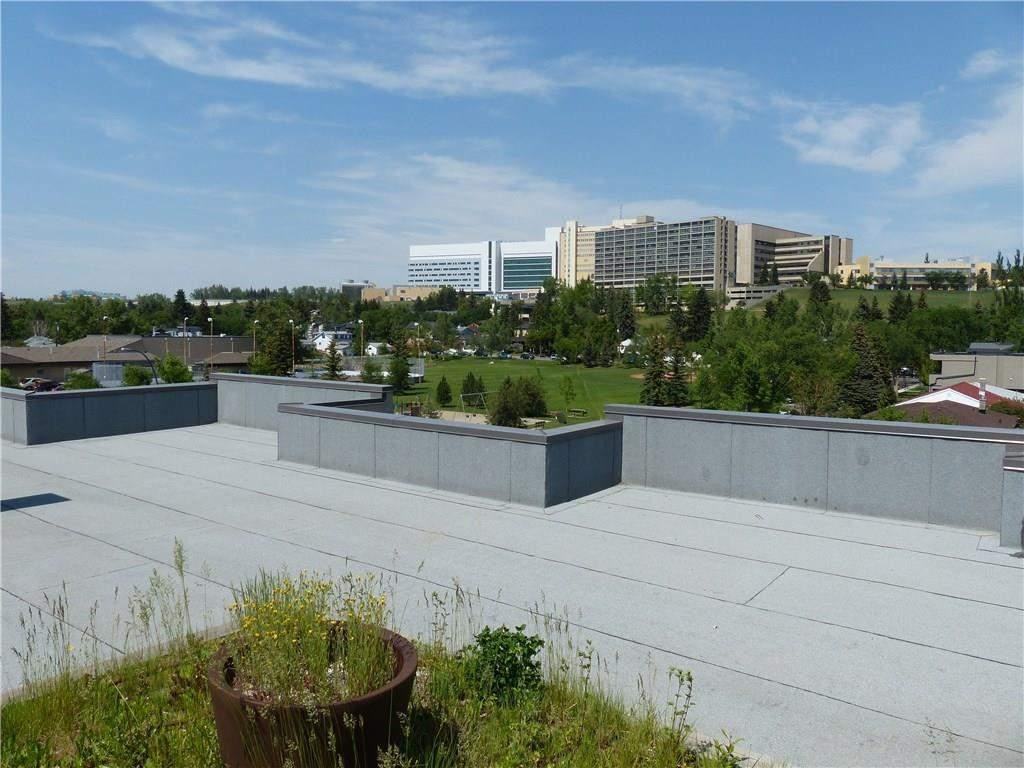 540 34 St NW - Photo 3 of 18