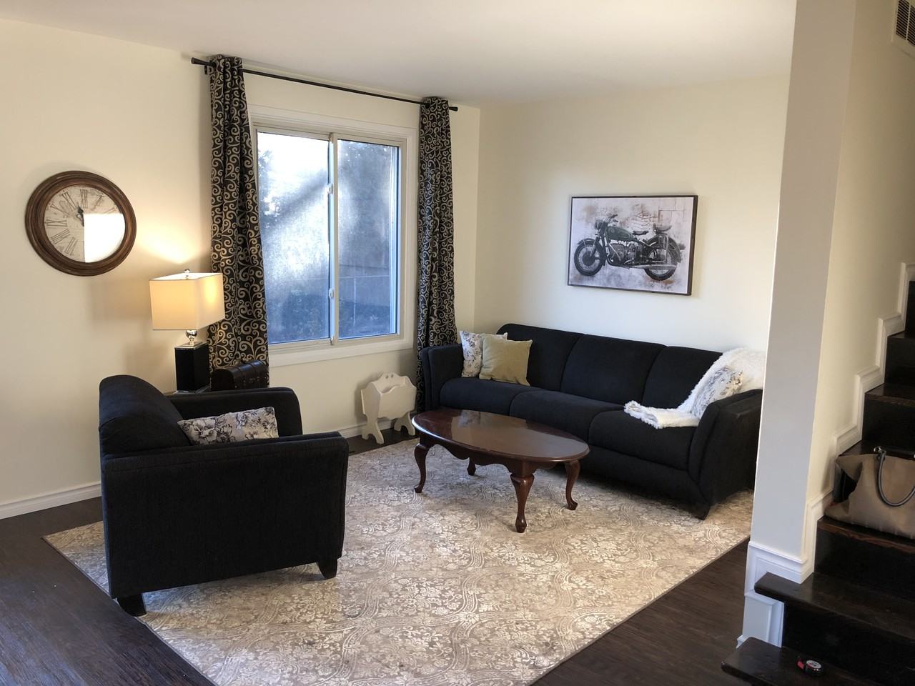 393 Baldoon, ChathamKent, ON N7L 4P3 2 Bedroom House for 2,100/month