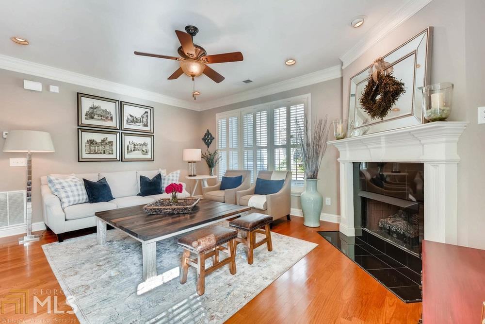 1687 Carr Cir NW - Photo 2 of 19