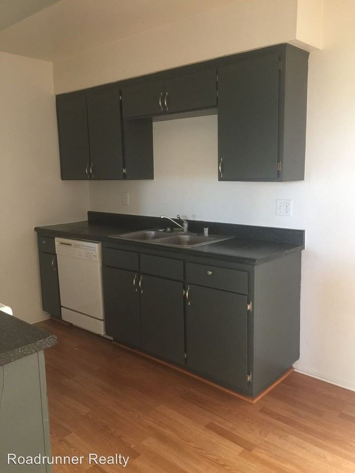 601 E. RIDGECREST BLVD - Photo 3 of 7