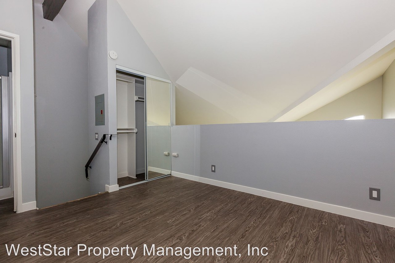 533 E. 11th St. - Photo 2 of 14