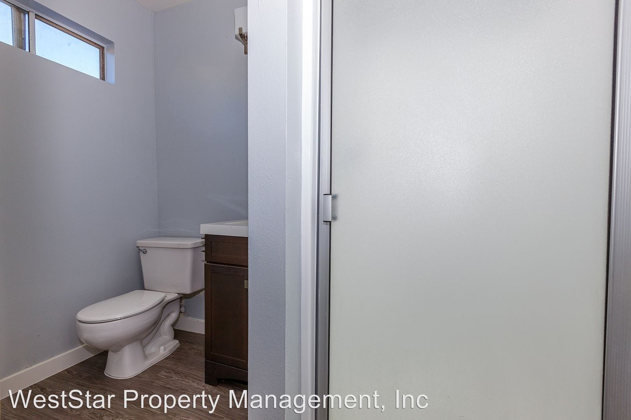 533 E. 11th St. - Photo 3 of 14