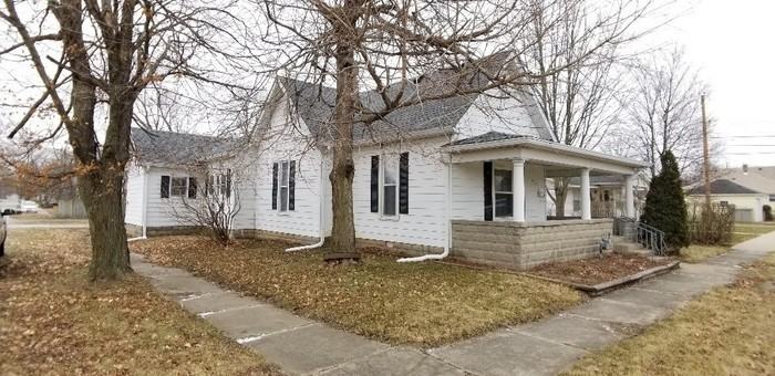 623 Klotz St - Photo 3 of 11