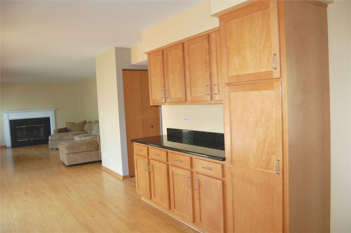 916 Matthew Ct - Photo 3 of 12