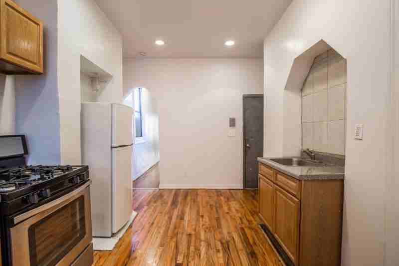 113 Graham Avenue #2R