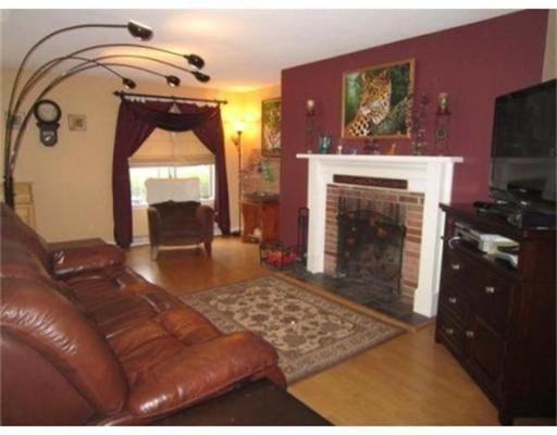 18 Mansion Woods Dr #B - Photo 3 of 16