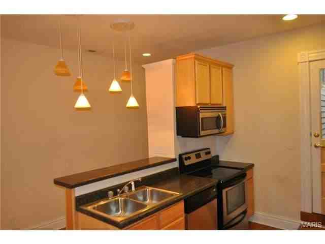 1918 Geyer Ave - Photo 2 of 5