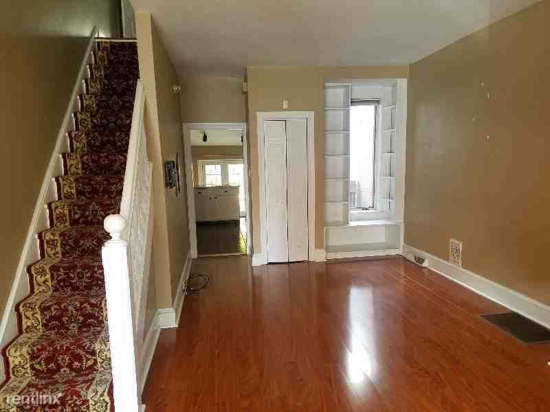 1303 N Scott St - Photo 2 of 12