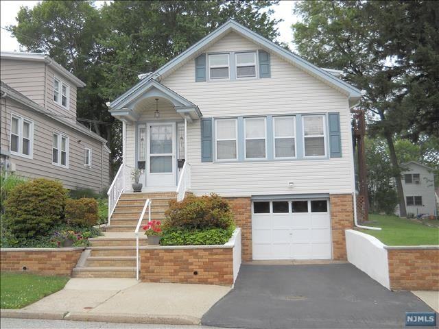 29 Leonard St - Photo 2 of 9