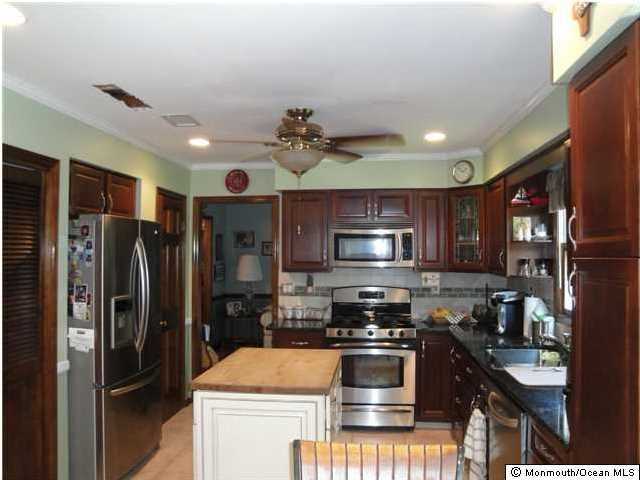 69 Black Point Rd - Photo 3 of 7