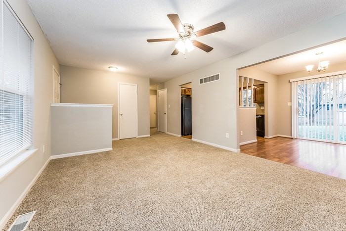 1109 NE 9th St Terrace - Photo 2 of 7