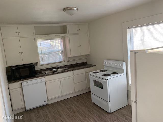 609 Amarillo St - Photo 2 of 16
