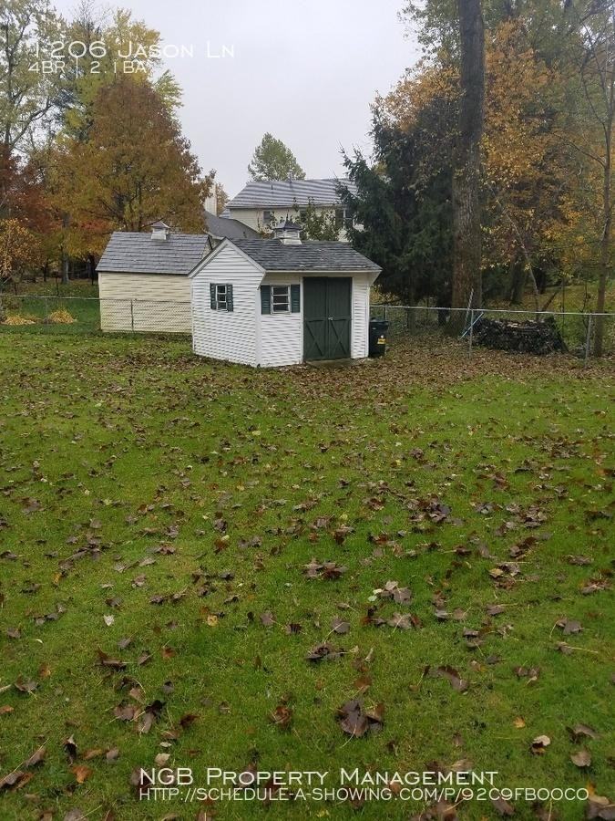 1206 Jason Ln - Photo 2 of 26