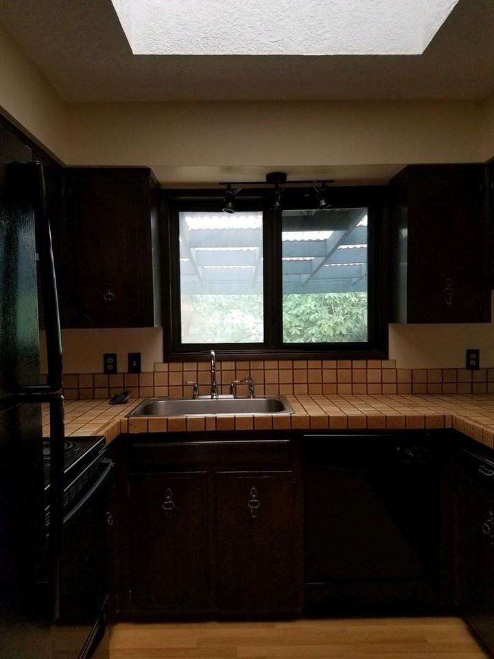 15904 NE Siskiyou St - Photo 3 of 9