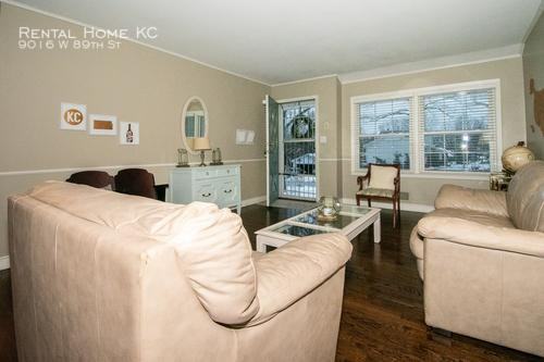 9016 W 89th St - Photo 3 of 20