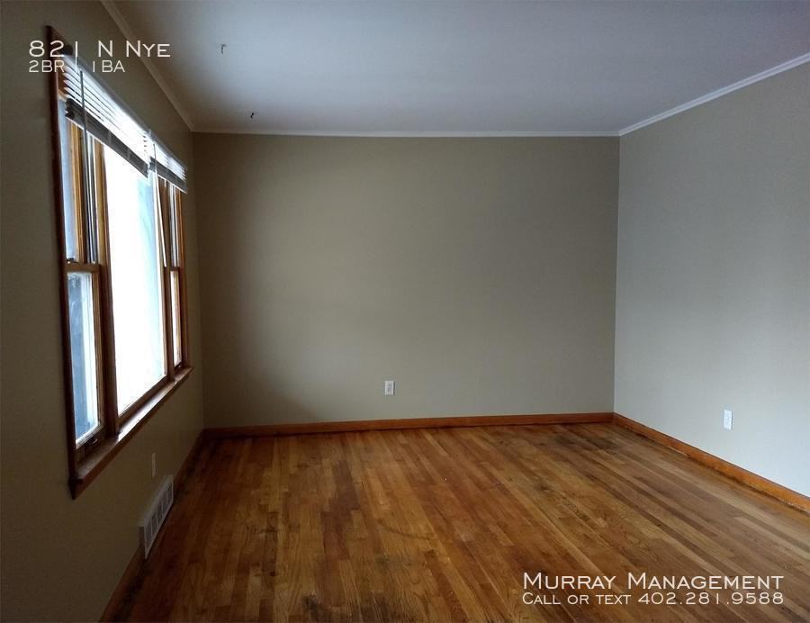 821 N Nye Ave - Photo 2 of 13