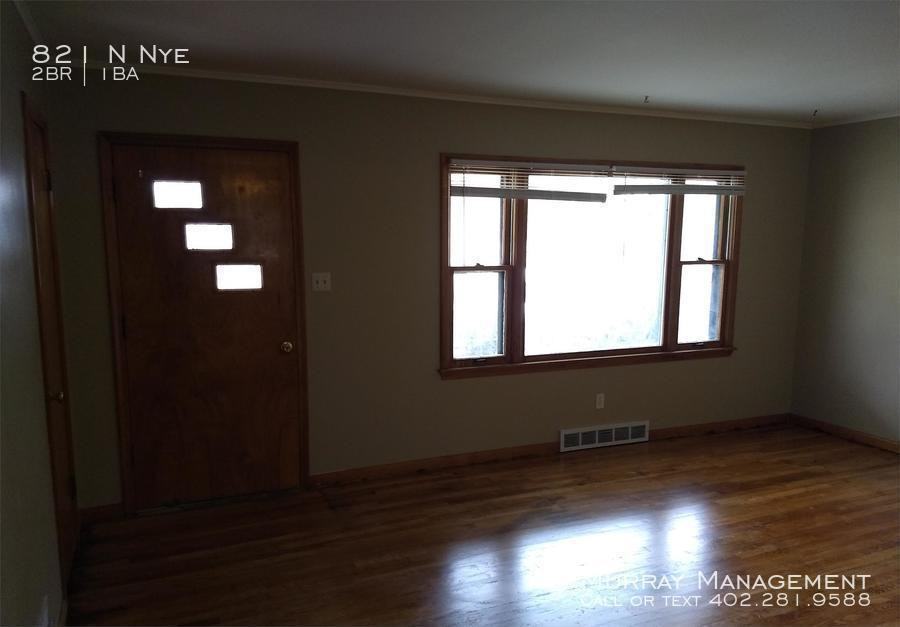 821 N Nye Ave - Photo 3 of 13