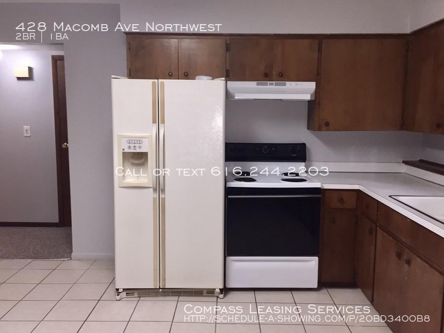 428 Macomb Ave NW - Photo 3 of 9