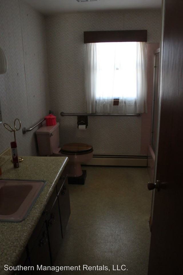 1135 Fawn Grove Rd - Photo 3 of 7