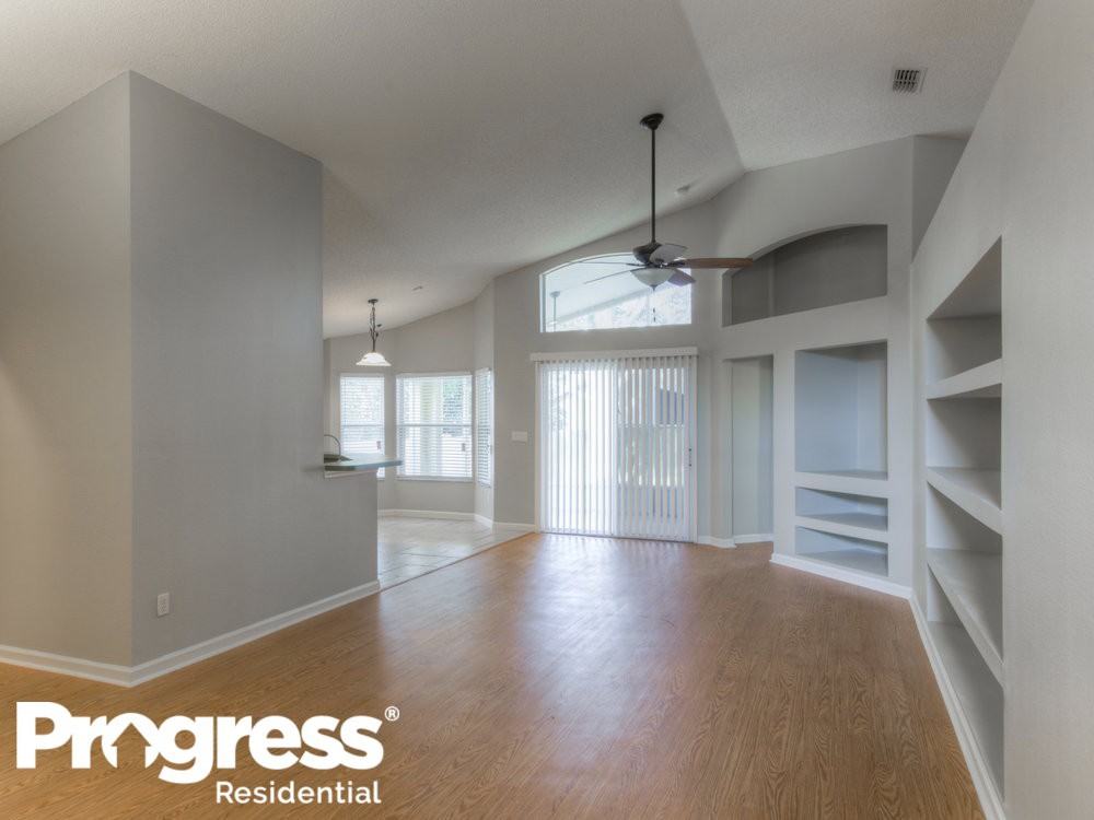 2822 Mayflower Loop - Photo 2 of 16