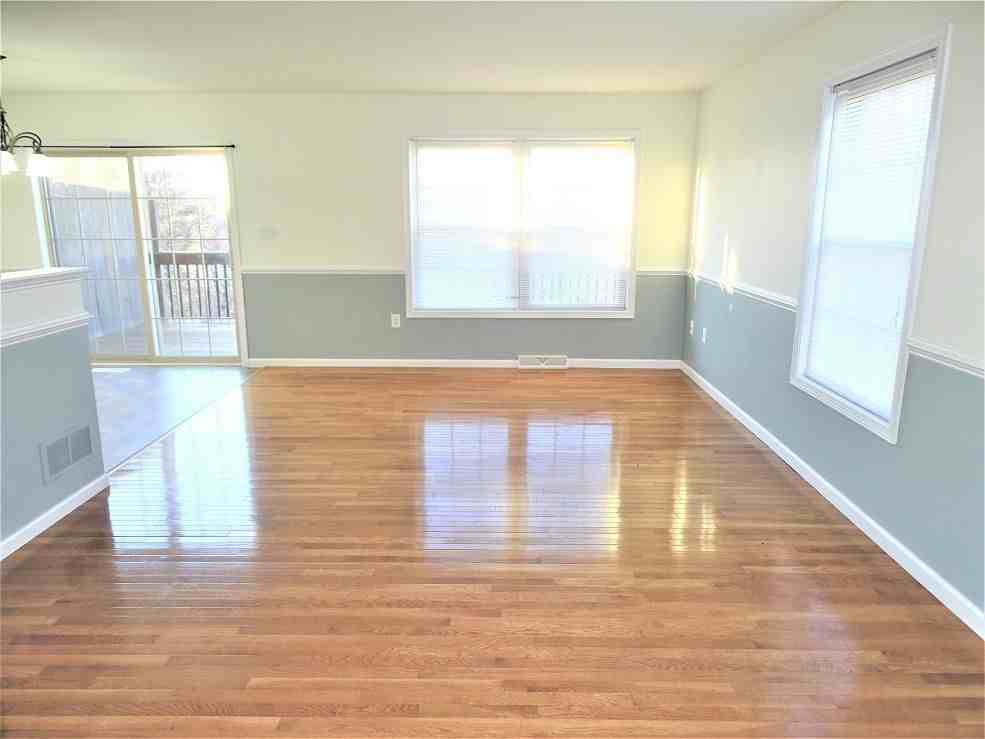 129 Marble Ave - Photo 3 of 23