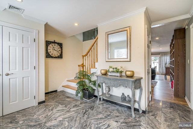 4 Azalea Dr - Photo 2 of 25