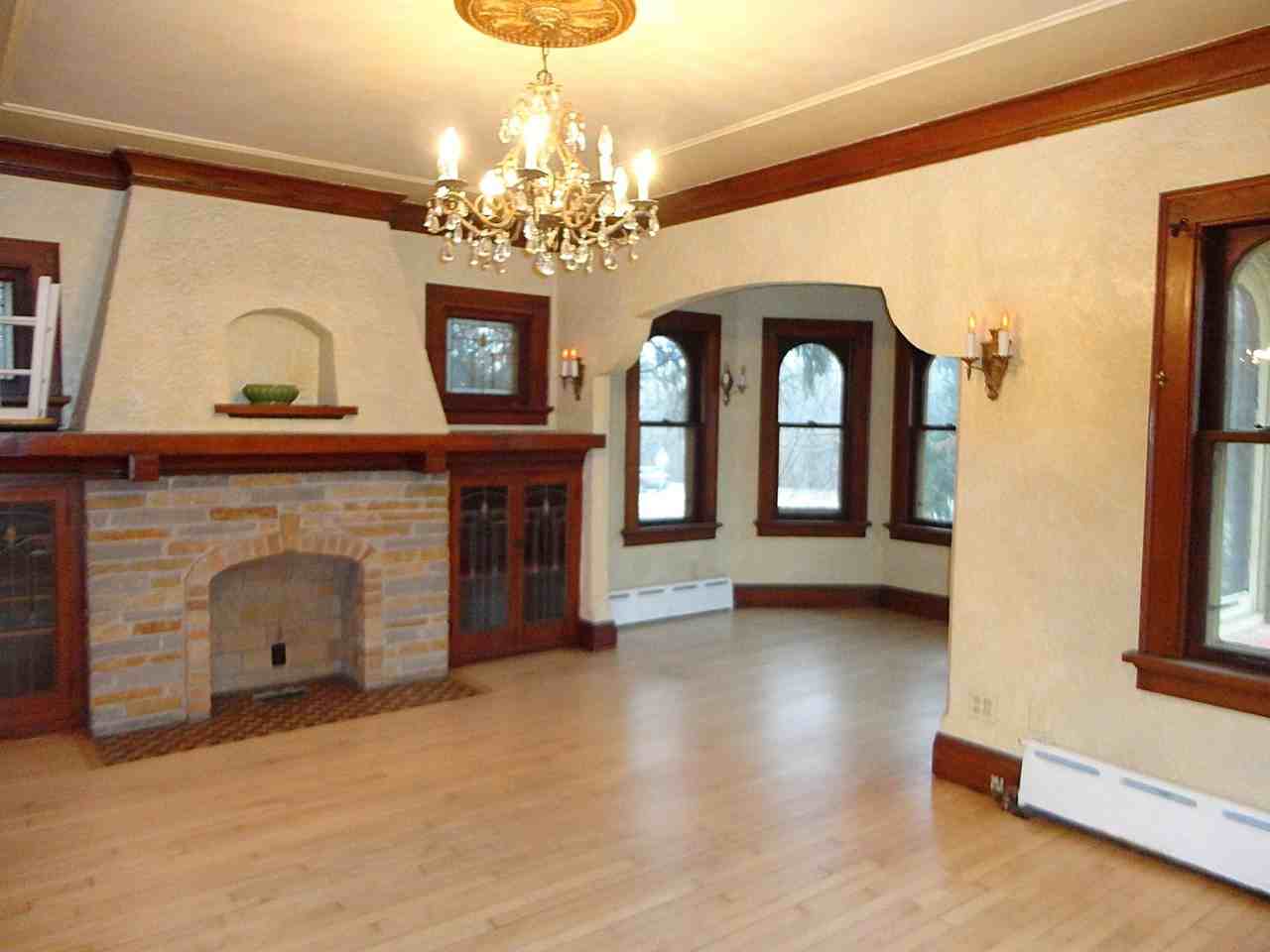 8461 N Port Washington Rd - Photo 3 of 19