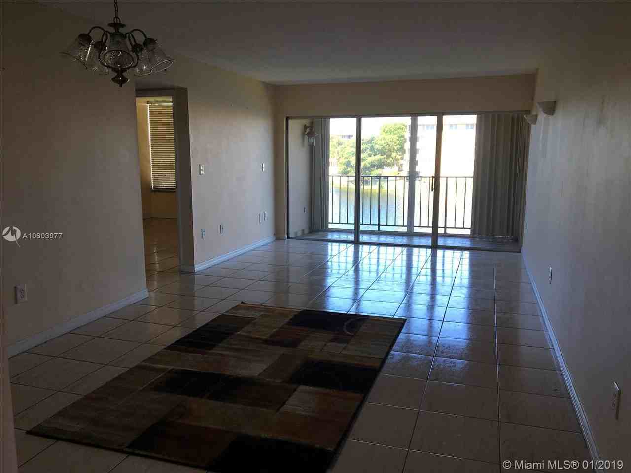 502 NW 87th Ave - Photo 3 of 8