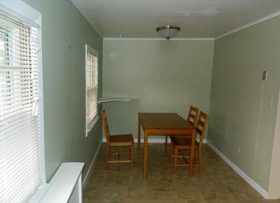 27 Oakwood Ave - Photo 3 of 10