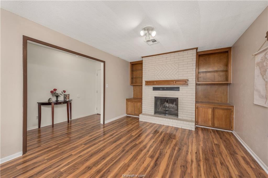 4008 Willow Oak St - Photo 3 of 17