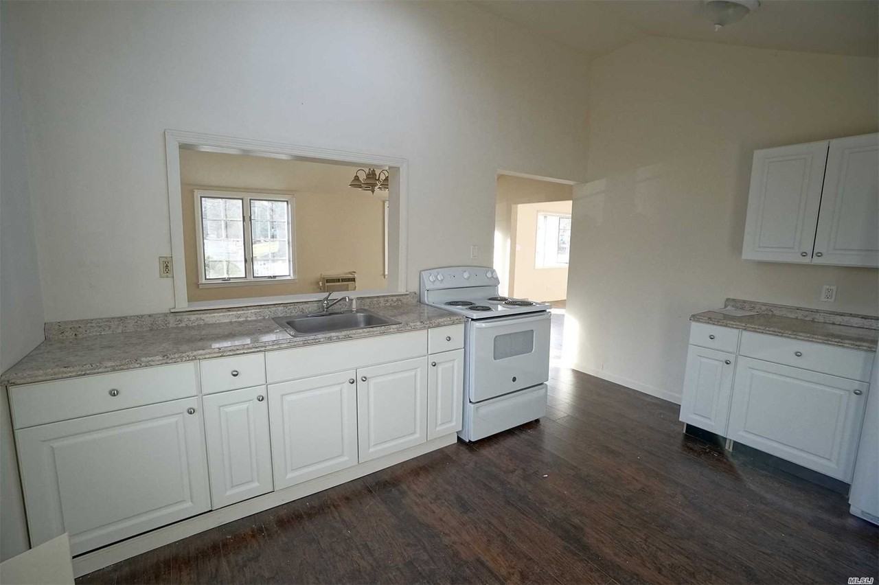 123 Adirondack Dr - Photo 2 of 11